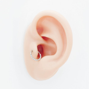 Кольцо сегментное 1,2 мм кликер с кристаллами. Титан. HSEGTAJ002