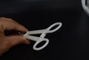 Зажим для пирсинга акриловый в стерильной упаковке. Овальный открытый. CLM01