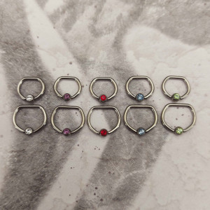 D-кольцо 1,2 мм. Титан. Шарик с кристаллом. DBCRTC16