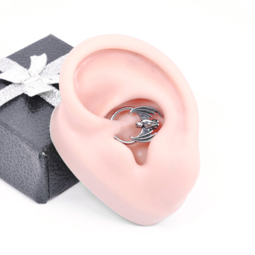 Кольцо сегментное 1,2 мм кликер для пирсинга септума. Кошка с крыльями. HSEG0639